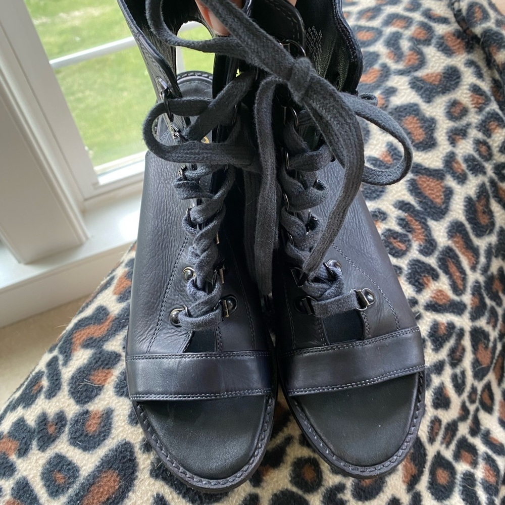 FreePeople leather open toed booties! !